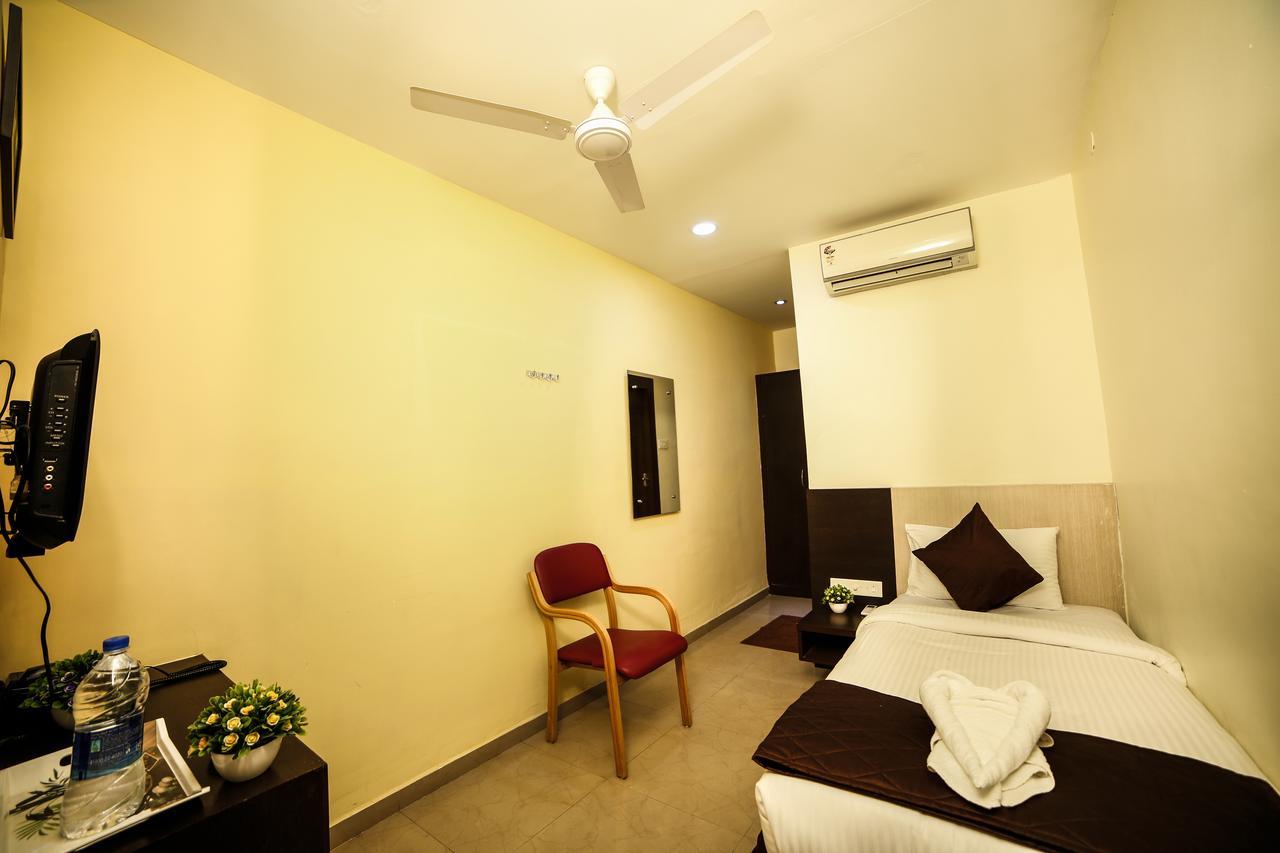 Hotel Tiruchendur Mani Iyer Palani Eksteriør billede